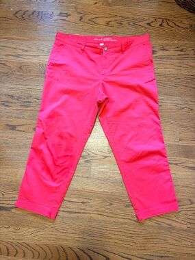 Khakis by Gap Girlfriend Cropped Pants